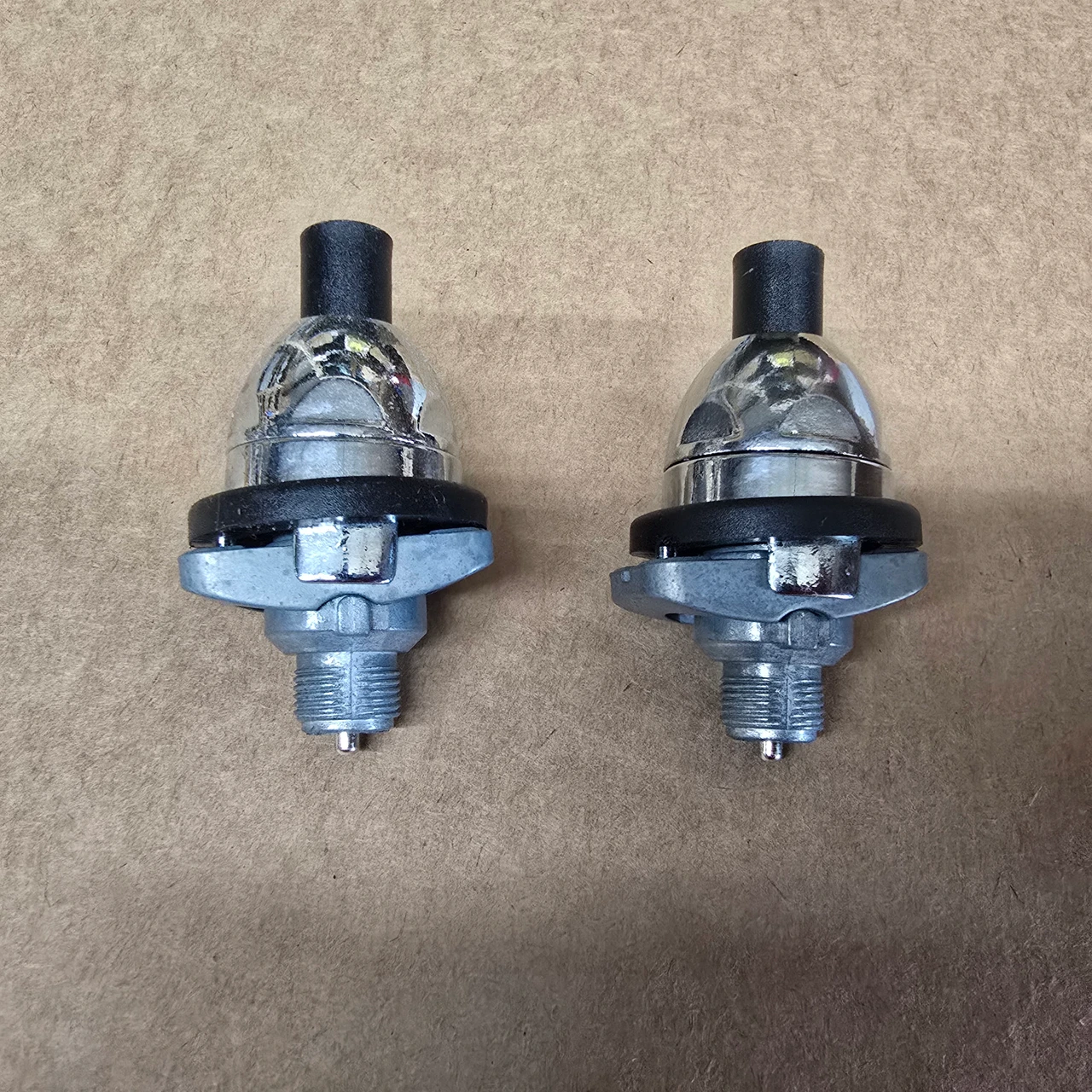 1965-68 Antenna Base (base only)